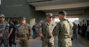 El ministro de Defensa, teniente general Carlos Antonio Fernández Onofre, durante su recorrido por la frontera.Fuente externa